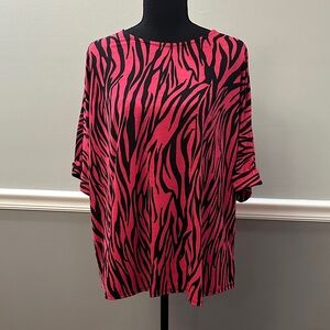 Scarlett Wild Pattern Short Sleeve Tee - Pink and Black